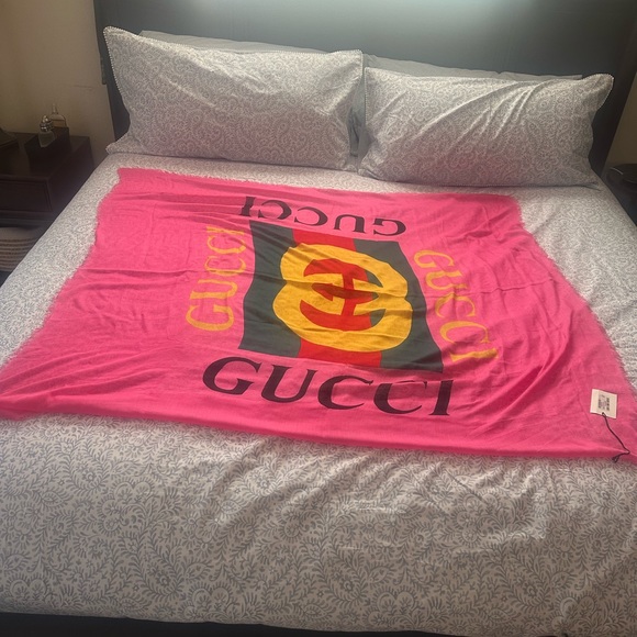 NWT! Gucci Scarf - Picture 2 of 6